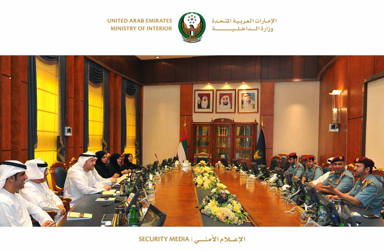 زيارة وفد مؤسسة الإمارات للطاقة النووية للإدارة العامة للإستراتيجية وتطوير الأداء في قسم السياسات - وزارة الداخلية17-04-2016